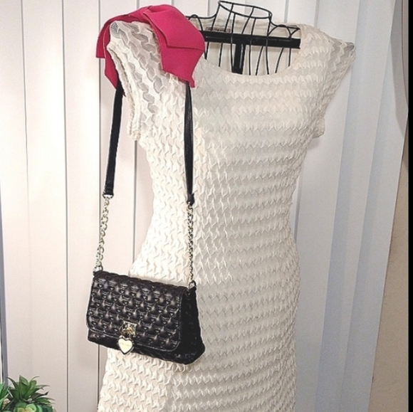 Betsey Johnson quilted Bow shoulder bag - Picture 16 of 16